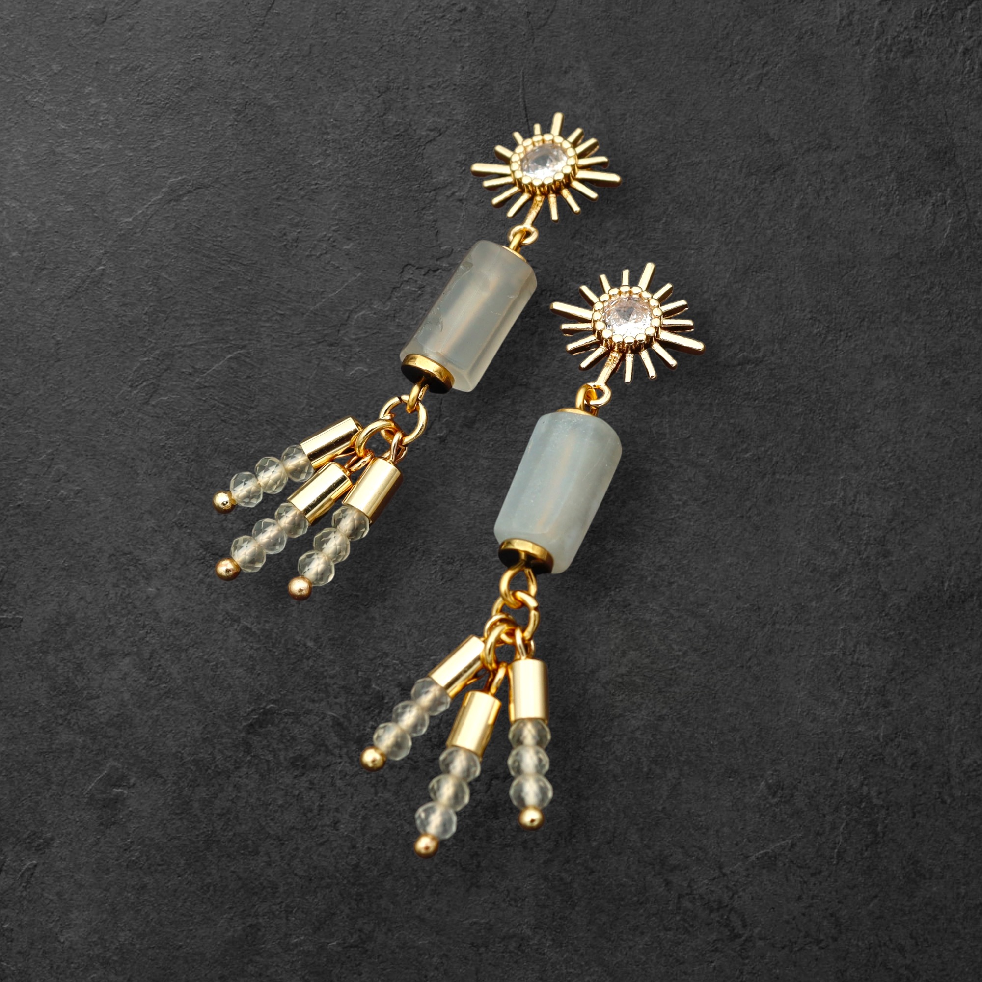 Kõrvarõngad kuukiviga