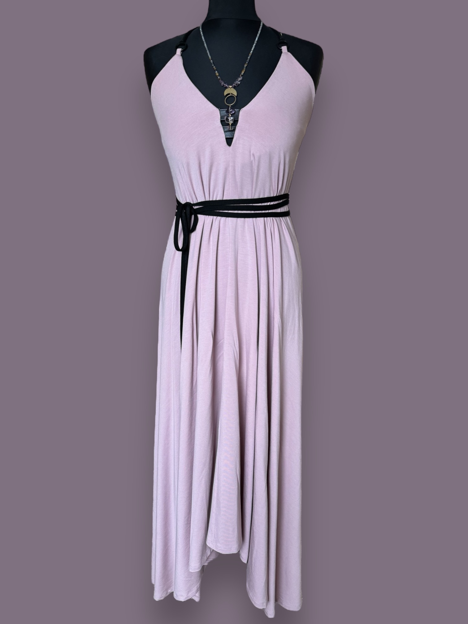 Heleroosa jumalanna kleit