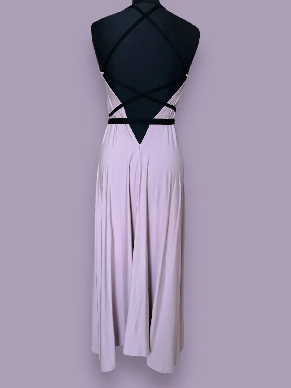 Heleroosa jumalanna kleit - Image 3